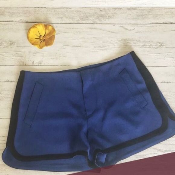 RAG & BONE
LACROSSE Royal Blue crepe with leather trimming short - Picture 3 of 11